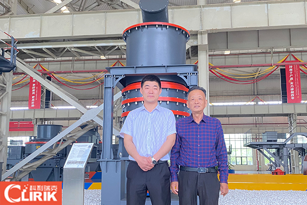 福建客戶考察貝殼磨粉機生產(chǎn)線