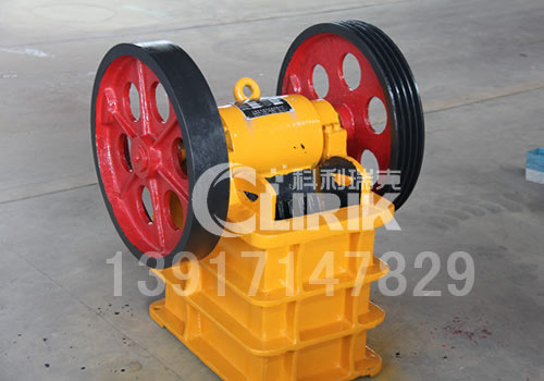 如何保養(yǎng)破碎機的和更換垂頭